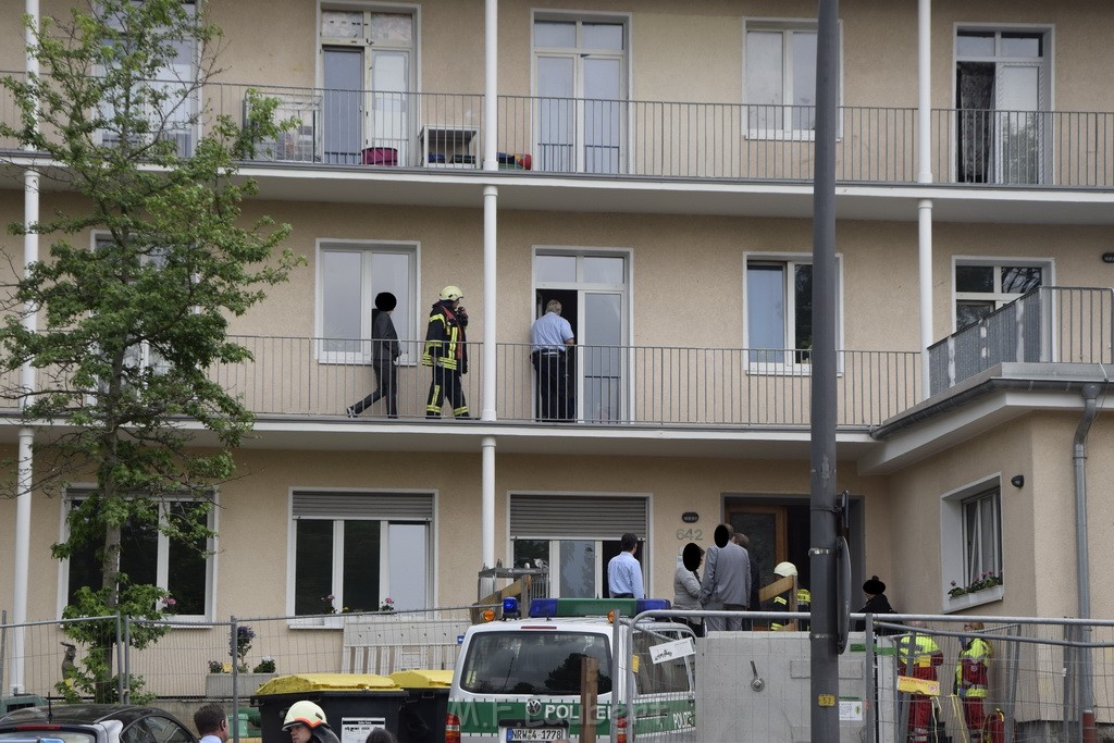 Einsatz BF Koeln Koeln Brueck Bruecker Mauspfad P33.JPG - Miklos Laubert